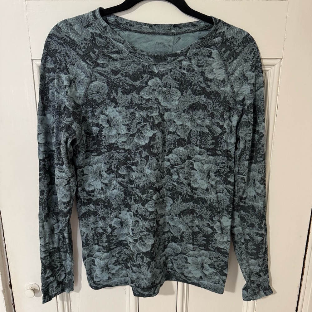 Athleta Momentum Floral Top